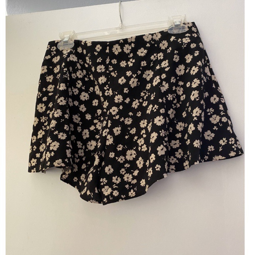 Polyester high waisted shorts